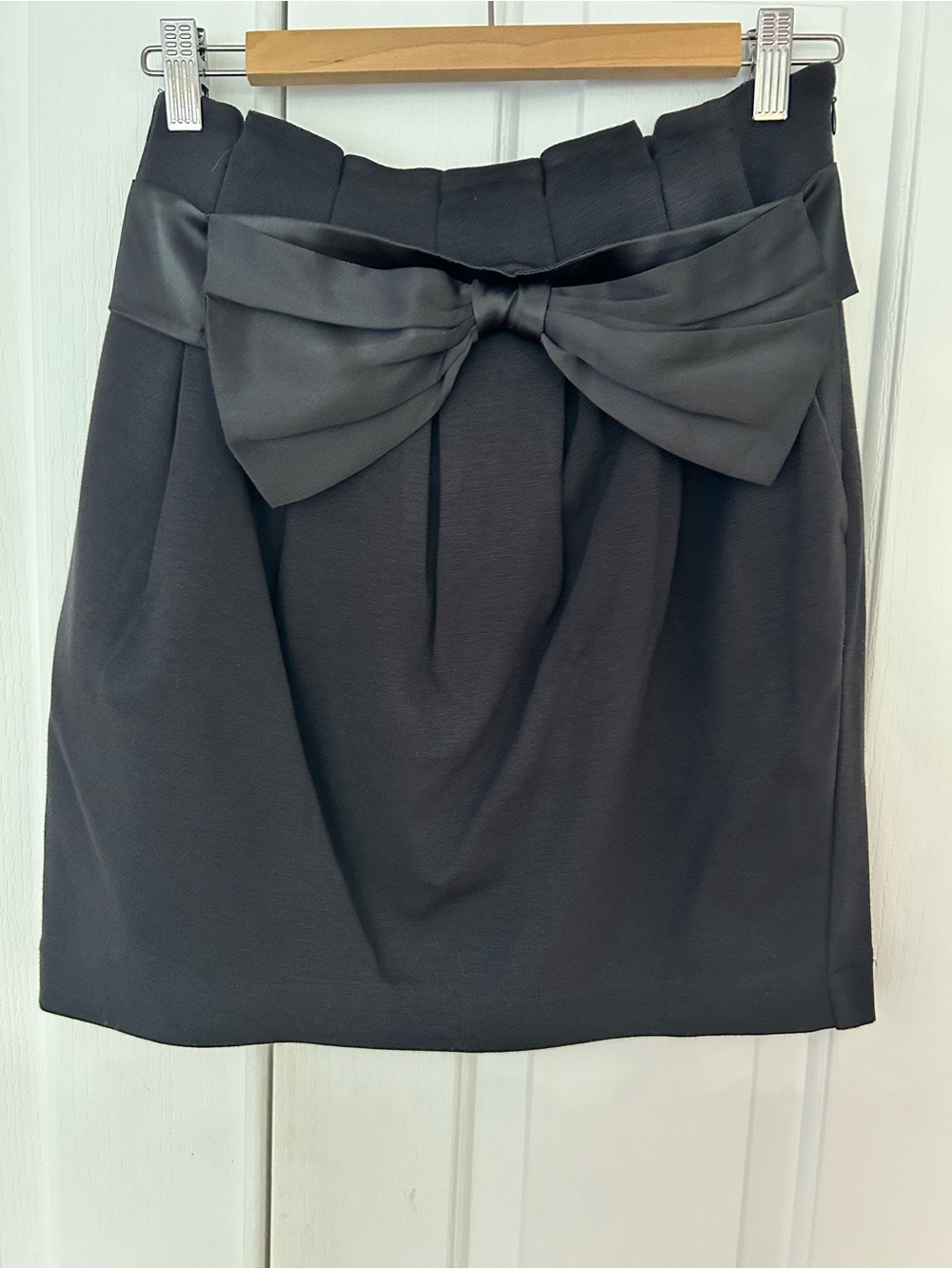 Elle Black Bow-Accent Women's Skirt